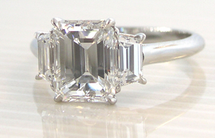 Style# So857 Emerald Cut w/ Step Trapezoids